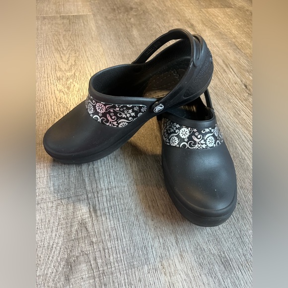 Crocs at Work Women's Mercy Work Clog Size W9 Embroidered Flowers - Picture 11 of 12